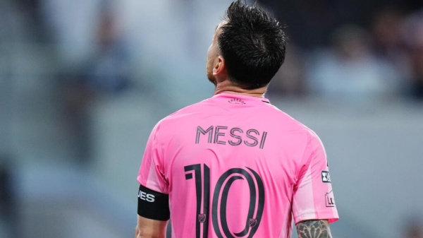 ميسي يعود إلى الملاعب بعد وفاة والده في إقصاء إنتر ميامي من كأس الرابطتين ميسي يعود إلى الملاعب بعد وفاة والده في إقصاء إنتر ميامي من كأس الرابطتين