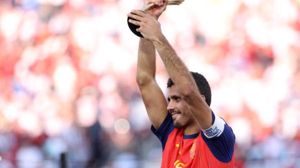 رودري يصل إلى برشلونة تمهيدا لتحقيق حلم اللعب مع النادي الكاتالوني رودري يصل إلى برشلونة تمهيدا لتحقيق حلم اللعب مع النادي الكاتالوني