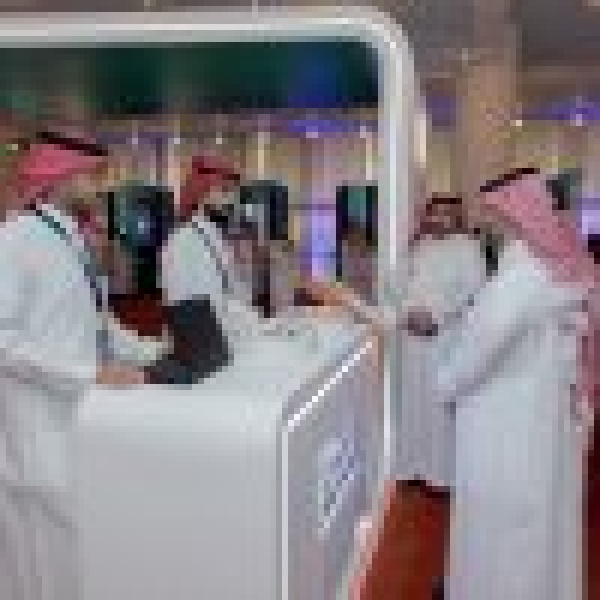 في نسخته الثلاثين مدير معهد الإدارة العامة يفتتح معرض الخريج والوظيفة بمشاركة أكثر من 20 جهة في الرياض في نسخته الثلاثين مدير معهد الإدارة العامة يفتتح معرض الخريج والوظيفة بمشاركة أكثر من 20 جهة في الرياض
