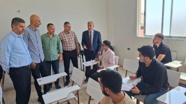 وفد من شركة الاتصالات الفلسطينية جوال يزور المعاهد الأزهرية في غزة وفد من شركة الاتصالات الفلسطينية جوال يزور المعاهد الأزهرية في غزة