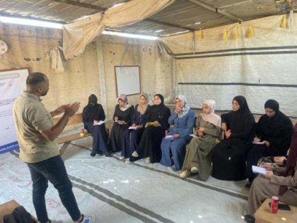 جمعية المرأة العاملة تنفذ لقاء تدريبيا في دير البلح بعنوان بادري شاركي واصنعي الفرق جمعية المرأة العاملة تنفذ لقاء تدريبيا في دير البلح بعنوان بادري شاركي واصنعي الفرق