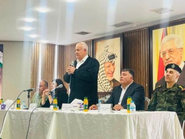 وزير الداخلية ومحافظ نابلس يؤكدان تعزيز الأمن والشراكة المجتمعية وزير الداخلية ومحافظ نابلس يؤكدان تعزيز الأمن والشراكة المجتمعية