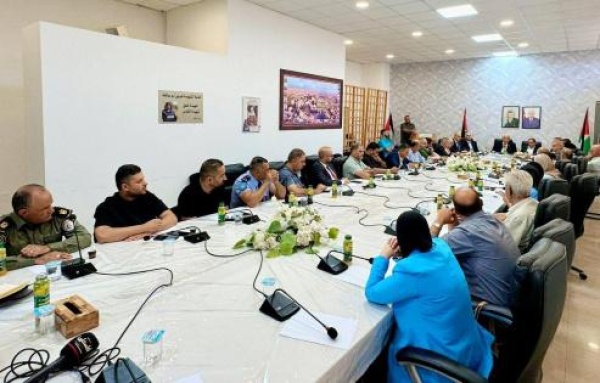 وزير الداخلية من بيت لحم توحيد الجهود يعزز القدرة على مواجهة التحديات وخدمة المواطنين وزير الداخلية من بيت لحم توحيد الجهود يعزز القدرة على مواجهة التحديات وخدمة المواطنين