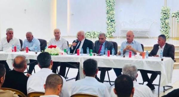 وزير الداخلية يعقد لقاء موسعا مع فعاليات عزون والبلدات المجاورة