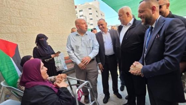 بالصور وزير الداخلية يزور الأسبوع الطبي المجاني في يومه الأخير ويعقد لقاء أمنيا في جنين بالصور وزير الداخلية يزور الأسبوع الطبي المجاني في يومه الأخير ويعقد لقاء أمنيا في جنين