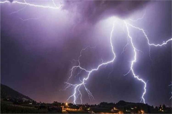 الأرصاد تحذ ر من طقس شديد الحرارة وأمطار رعدية واضطراب البحر الأرصاد تحذ ر من طقس شديد الحرارة وأمطار رعدية واضطراب البحر
