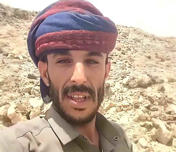 صاحب صرخة أنا جاوع يفر من مناطق الحوثيين ويكشف عن أمور صادمة صاحب صرخة أنا جاوع يفر من مناطق الحوثيين ويكشف عن أمور صادمة