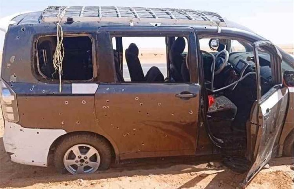 مسلحون مجهولون يهاجمون حافلتين على طريق العبر وسقوط قتلى وجرحى بينهم نساء مسلحون مجهولون يهاجمون حافلتين على طريق العبر وسقوط قتلى وجرحى بينهم نساء