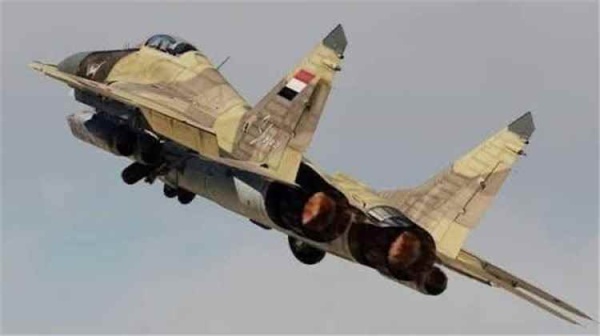 الطيران الحربي يستهدف منصة صواريخ وتعزيزات حوثية في إب الطيران الحربي يستهدف منصة صواريخ وتعزيزات حوثية في إب