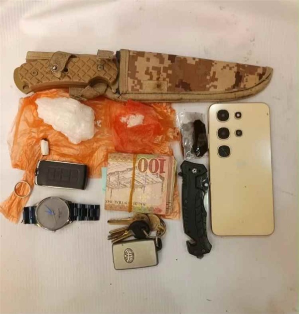 ضبط متهمين بحيازة وتهريب مواد مخدرة في ساحل حضرموت ضبط متهمين بحيازة وتهريب مواد مخدرة في ساحل حضرموت