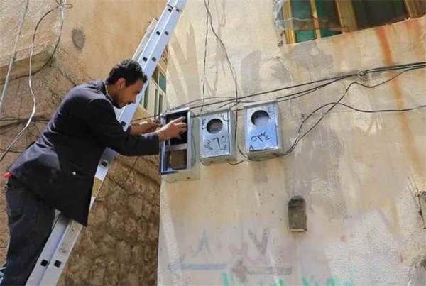جرعة جديدة في أسعار الكهرباء بمناطق الحوثيين ت ضاعف أعباء المواطنين وت كب د القطاعات مليارات الريالات جرعة جديدة في أسعار الكهرباء بمناطق الحوثيين ت ضاعف أعباء المواطنين وت كب د القطاعات مليارات الريالات