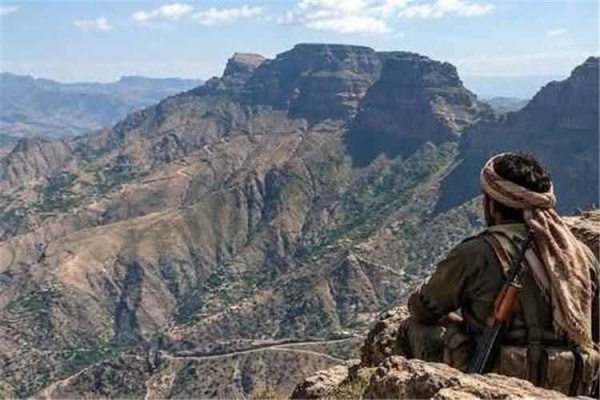 معارك ضارية جنوبي تعز القوات المسلحة تتصدى لهجوم حوثي والطيران الحربي يشن غارات على الأعبوس وهيجة العبد معارك ضارية جنوبي تعز القوات المسلحة تتصدى لهجوم حوثي والطيران الحربي يشن غارات على الأعبوس وهيجة العبد