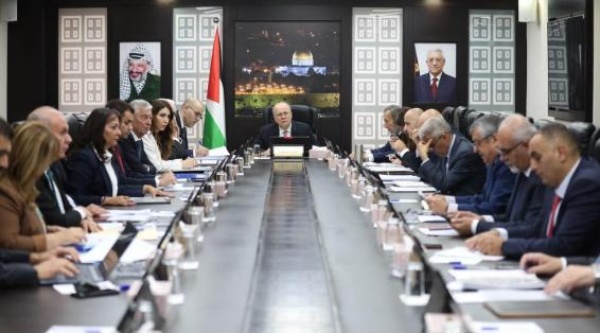 قرارت مجلس الوزراء جهود لتأمين دفعة من الرواتب الأسبوع القادم