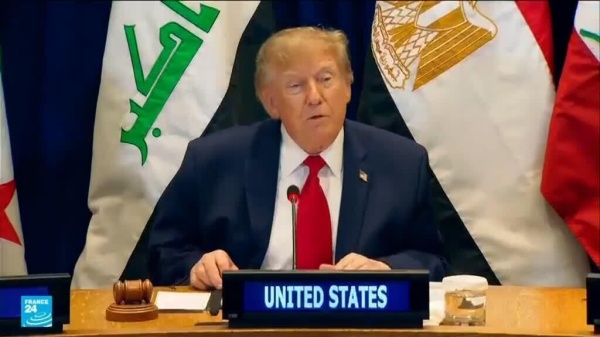 ترامب يقول إن لقاء مثمر ا للغاية جرى في نيويورك بين مسؤولين أمريكيين وإيرانيين ترامب يقول إن لقاء مثمر ا للغاية جرى في نيويورك بين مسؤولين أمريكيين وإيرانيين