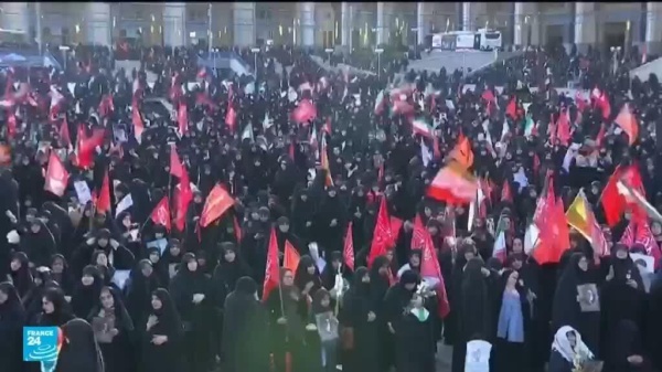 بدء مراسم تشييع خامنئي في طهران بمشاركة آلاف الإيرانيين بدء مراسم تشييع خامنئي في طهران بمشاركة آلاف الإيرانيين