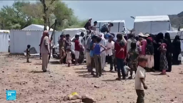 أكثر من 300 قتيل في الاشتباكات بين القوات اليمنية والحوثيين ونزوح مدنيين هربا من القتال أكثر من 300 قتيل في الاشتباكات بين القوات اليمنية والحوثيين ونزوح مدنيين هربا من القتال