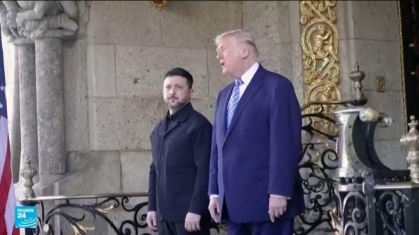 ترامب يهاجم زيلينسكي مجددا وسط تصاعد المخاوف الأوروبية من تقارب أمريكي روسي ترامب يهاجم زيلينسكي مجددا وسط تصاعد المخاوف الأوروبية من تقارب أمريكي روسي