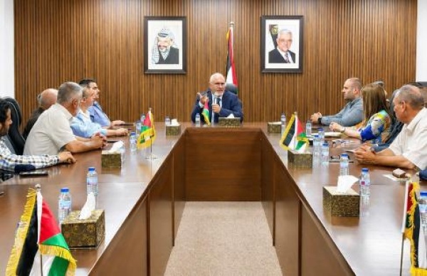 وزير الزراعة يبحث مع 26 هيئة محلية في رام الله والبيرة تعزيز التخطيط الزراعي وتوجيه المشاريع نحو الأولويات وزير الزراعة يبحث مع 26 هيئة محلية في رام الله والبيرة تعزيز التخطيط الزراعي وتوجيه المشاريع نحو الأولويات