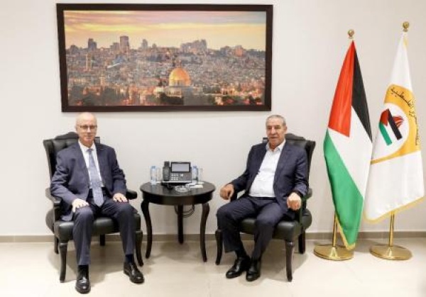 الشيخ يبحث مع رئيس لجنة الانتخابات المركزية مستجدات الاستعدادات للاستحقاق الانتخابي الشيخ يبحث مع رئيس لجنة الانتخابات المركزية مستجدات الاستعدادات للاستحقاق الانتخابي