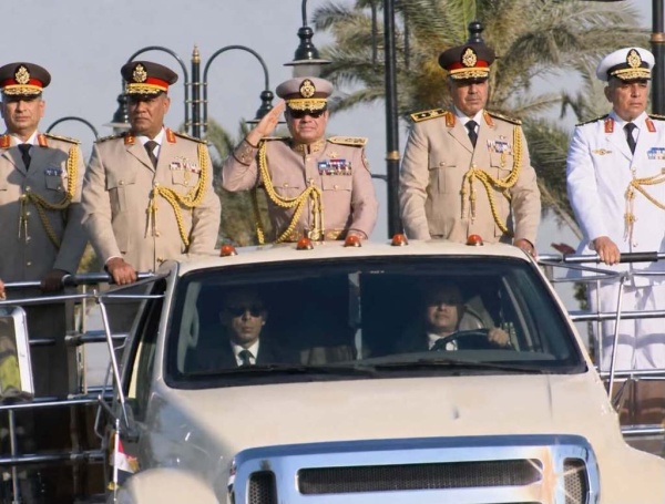الجيش المصري يوجه رسالة حاسمة لـ الأشقاء خلال عرض عسكري مهيب الجيش المصري يوجه رسالة حاسمة لـ الأشقاء خلال عرض عسكري مهيب