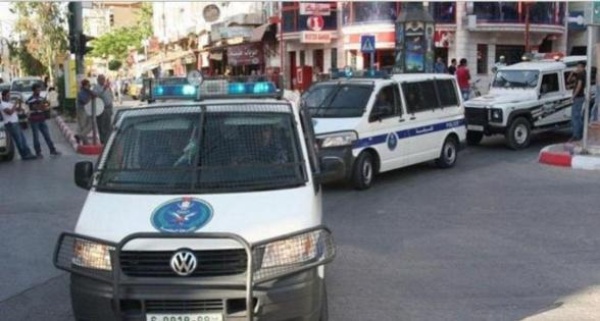 الشرطة مقتل شاب يبلغ من العمر 20 عاما بإطلاق نار في مدينة الخليل الشرطة مقتل شاب يبلغ من العمر 20 عاما بإطلاق نار في مدينة الخليل