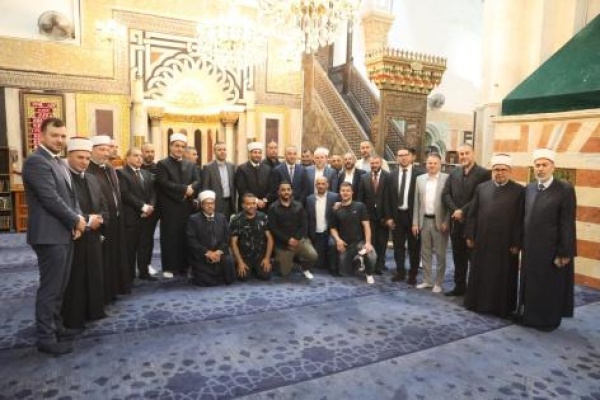 خلال زيارته للحرم الإبراهيمي الهباش إجراءات الاحتلال باطلة وشعبنا يواجه الاحتلال بالصمود والبقاء خلال زيارته للحرم الإبراهيمي الهباش إجراءات الاحتلال باطلة وشعبنا يواجه الاحتلال بالصمود والبقاء