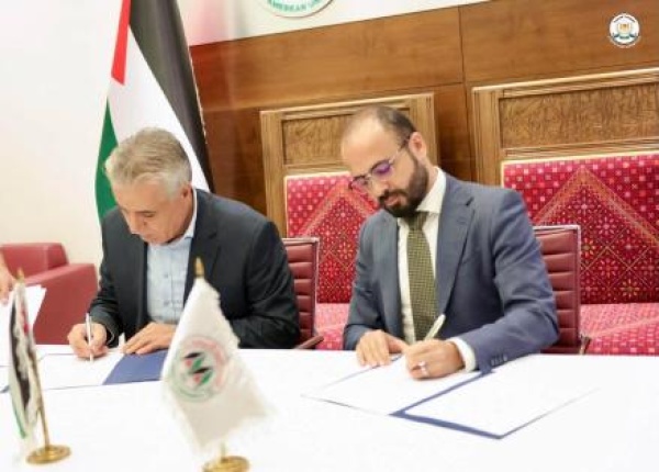 الضابطة الجمركية والجامعة العربية الأمريكية توقعان اتفاقية تعاون مشترك في مجالات مختلفة