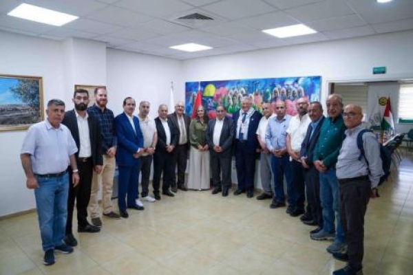 أبوكشك يستقبل وفودا رسمية ومجتمعية للتهنئة بتعيينه رئيسا لجامعة القدس أبوكشك يستقبل وفودا رسمية ومجتمعية للتهنئة بتعيينه رئيسا لجامعة القدس