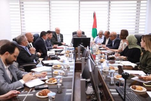 حجاوي يدعو الدول المانحة لزيادة الدعم المالي لقطاع الحكم المحلي حجاوي يدعو الدول المانحة لزيادة الدعم المالي لقطاع الحكم المحلي