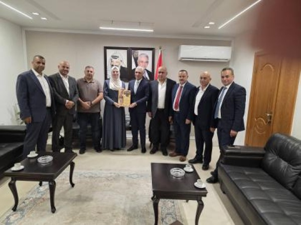 الشؤون المدنية ومجلس إدارة النفايات يبحثان إزالة معيقات مشروع المكب الصحي المركزي في رام الله والبيرة الشؤون المدنية ومجلس إدارة النفايات يبحثان إزالة معيقات مشروع المكب الصحي المركزي في رام الله والبيرة