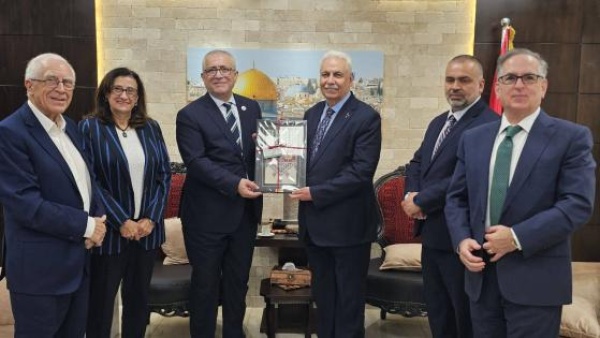 وزير الصحة يبحث مع وفد من جامعة بيرزيت التعاون المشترك