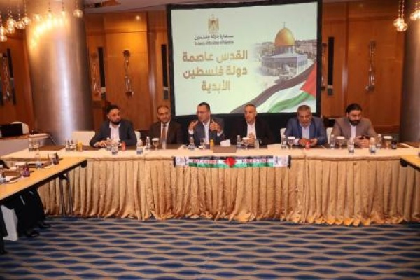 السفير الرويضي يطمئن على اوضاع جرحى ومرضى غزة الذين يتلقون العلاج والرعاية في سلطنة ع مان