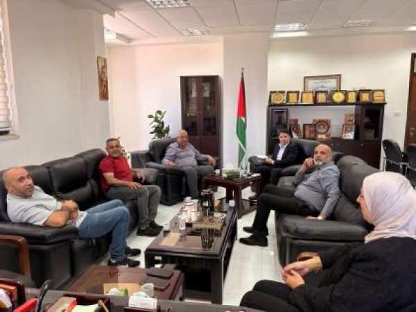 الأشغال تبحث مع بلدية بير نبالا ومجلس دير السودان أولويات تطوير الطرق الأشغال تبحث مع بلدية بير نبالا ومجلس دير السودان أولويات تطوير الطرق