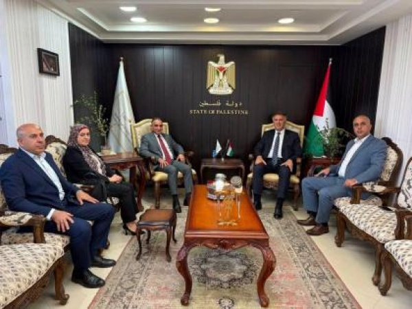 تعاون بين سلطة الطاقة والإعلام الرسمي لإطلاق برنامج توعوي حول الطاقة الشمسية