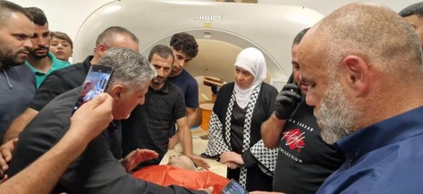 الاحتلال يعرقل مغادرة محافظ رام الله والبيرة بلدة سنجل ويحتجز مفاتيح مركبتها الاحتلال يعرقل مغادرة محافظ رام الله والبيرة بلدة سنجل ويحتجز مفاتيح مركبتها