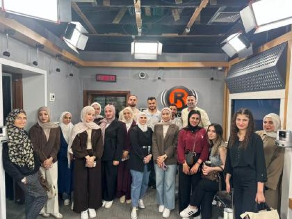 من الاستوديو إلى الميدان طلبة جامعة النجاح الوطنية في زيارة ميدانية لشبكة راية وقناة رؤيا ضمن مشروع مسارات إعلامية من الاستوديو إلى الميدان طلبة جامعة النجاح الوطنية في زيارة ميدانية لشبكة راية وقناة رؤيا ضمن مشروع مسارات إعلامية