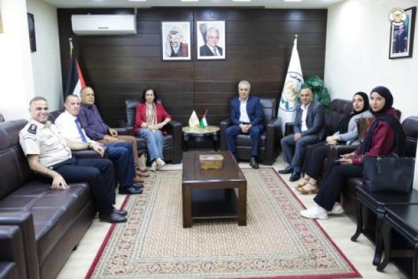 اللواء إياد بركات يستقبل مؤسسة فلسطين الخير