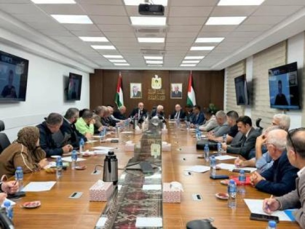 وزير الزراعة الصمود على الأرض يتطلب شراكة وطنية فاعلة واقتصاد ا يرس خ الإنتاج ويحمي الوجود الفلسطيني وزير الزراعة الصمود على الأرض يتطلب شراكة وطنية فاعلة واقتصاد ا يرس خ الإنتاج ويحمي الوجود الفلسطيني