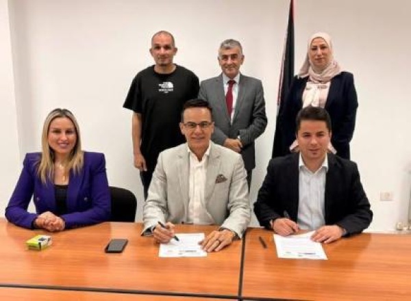 الأشغال العامة واتحاد رياضة السيارات والدراجات النارية يوق عان مذكرة تفاهم لتعزيز السلامة المرورية الأشغال العامة واتحاد رياضة السيارات والدراجات النارية يوق عان مذكرة تفاهم لتعزيز السلامة المرورية