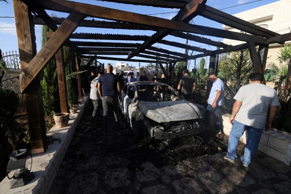 السلطة الفلسطينية تدين إرهاب المستوطنين ونتانياهو يأمر بإقامة بؤر استيطانية جديدة السلطة الفلسطينية تدين إرهاب المستوطنين ونتانياهو يأمر بإقامة بؤر استيطانية جديدة
