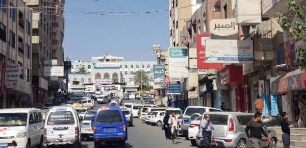 تعز تشهد أزمة وقود جديدة وسط إغلاق عدد من المحطات تعز تشهد أزمة وقود جديدة وسط إغلاق عدد من المحطات