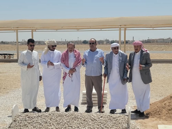 وفاء لرفيق المسيرة الميسري يتفقد قبر الرئيس الراحل هادي في الرياض