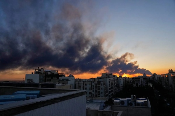 تجدد الغارات الأمريكية على إيران ترمب يكرر الوعيد والحرس الثوري يهدد