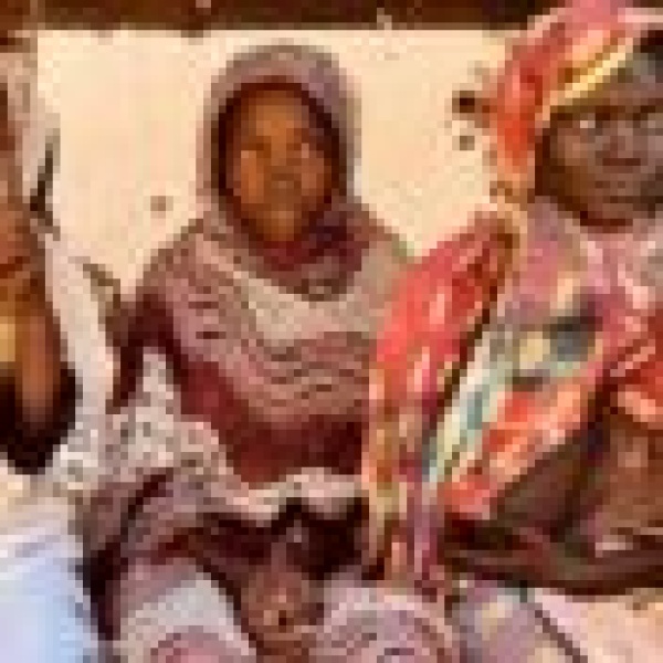 السودان مجموعة حقوقية تقترح إنشاء مراكز إغاثة وسط تحذيرات دولية من المجاعة السودان مجموعة حقوقية تقترح إنشاء مراكز إغاثة وسط تحذيرات دولية من المجاعة