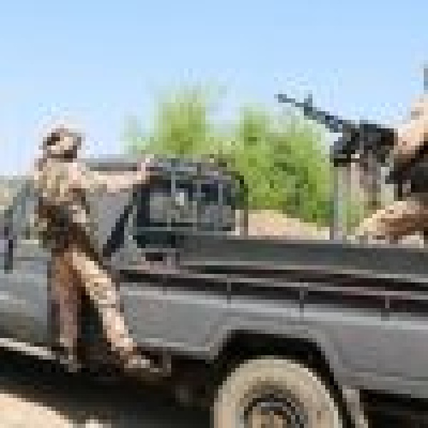 الجيش اليمني يستهدف تعزيزات عسكرية لميليشيا الحوثي الإرهابية في صنعاء وصعدة