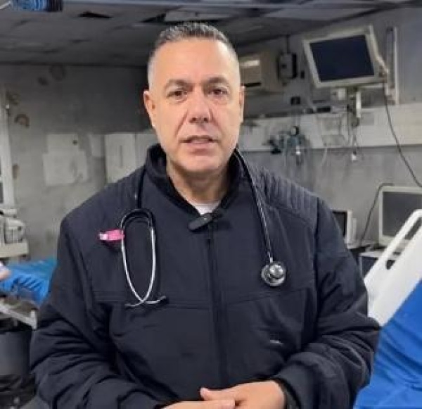 عائلة الطبيب المعتقل حسام أبو صفية تحذر من تصعيد خطير بعد نقله إلى العزل الانفرادي في سجن نفحة