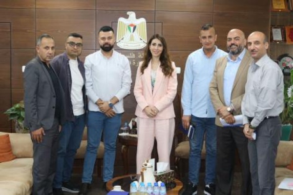 نحو شراكة فاعلة لتمكين الشباب وتشغيلهم وزارة العمل ومؤسسة بيتنا الشبابي تبحثان آفاق التعاون المشترك نحو شراكة فاعلة لتمكين الشباب وتشغيلهم وزارة العمل ومؤسسة بيتنا الشبابي تبحثان آفاق التعاون المشترك