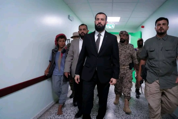 محافظ أبين يوقف مدير مستشفى الرازي ويحيله إلى التحقيق خلال زيارة مفاجئة محافظ أبين يوقف مدير مستشفى الرازي ويحيله إلى التحقيق خلال زيارة مفاجئة
