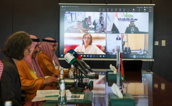 وزير المياه والبيئة يشهد توقيع برنامج سعودي فرنسي لتعزيز أنظمة المياه الحضرية القادرة على الصمود في تعز