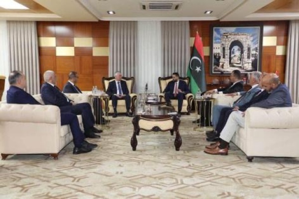 وزير الصناعة يعقد سلسلة لقاءات في ليبيا لتعزيز التعاون الاقتصادي والصناعي وزير الصناعة يعقد سلسلة لقاءات في ليبيا لتعزيز التعاون الاقتصادي والصناعي